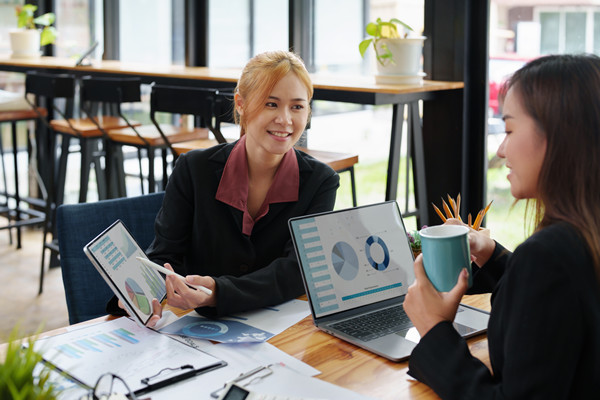 預(yù)算控制：嚴(yán)格控制預(yù)算，降低成本