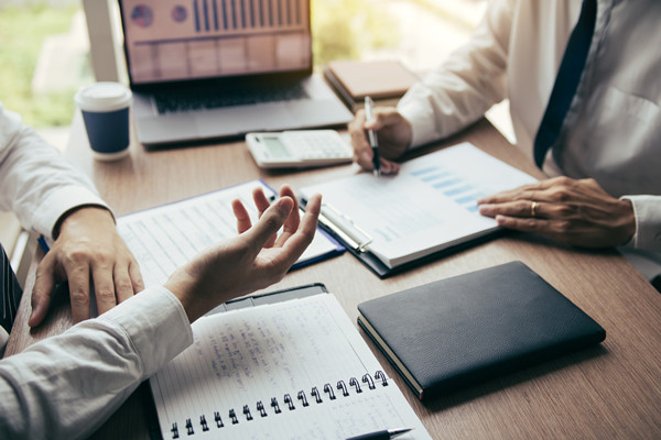 如何評(píng)估薪酬體系的可持續(xù)性和競(jìng)爭(zhēng)力？