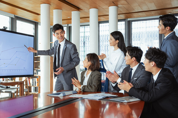 優(yōu)化組織內部協(xié)同與溝通機制，提高組織效率和執(zhí)行力