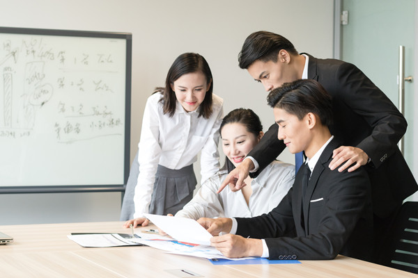 引領(lǐng)市場變革，專業(yè)營銷咨詢助力企業(yè)持續(xù)增長