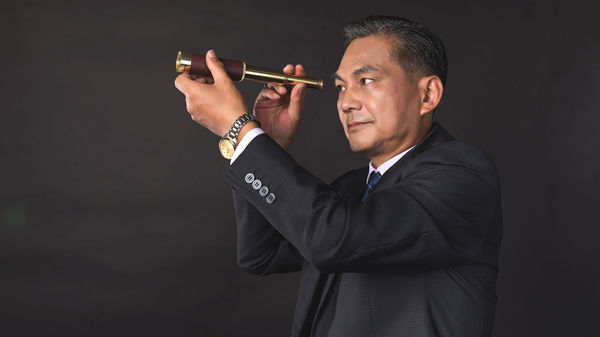 對組織流程進(jìn)行優(yōu)化再造，提高工作效率和降低成本