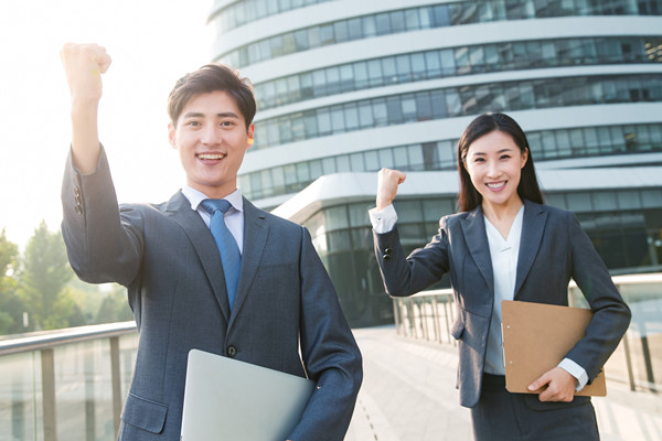 集團管控：統(tǒng)一策略、優(yōu)化運營、提升效率