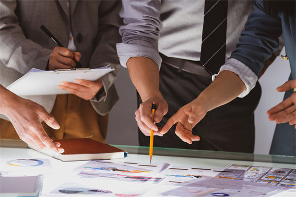 績(jī)效溝通：建立良好溝通，促進(jìn)績(jī)效提升