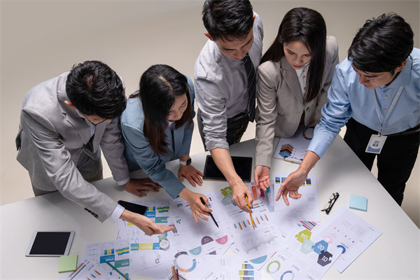 制定精準(zhǔn)經(jīng)營計(jì)劃，引領(lǐng)企業(yè)穩(wěn)健發(fā)展，實(shí)現(xiàn)長遠(yuǎn)目標(biāo)