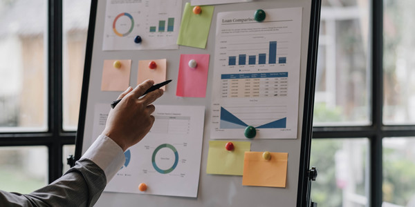 深化集團(tuán)管控機(jī)制改革，推動(dòng)可持續(xù)發(fā)展戰(zhàn)略實(shí)施