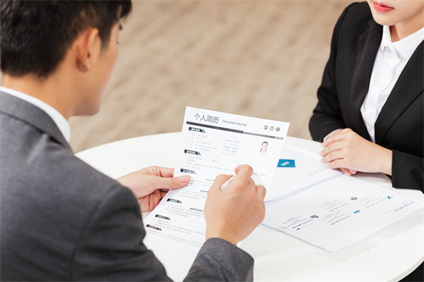 人才挖掘與選拔：全面評(píng)估候選人能力，選拔優(yōu)秀人才