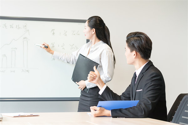 深化人力資源培訓，打造高素質(zhì)專業(yè)化人才團隊