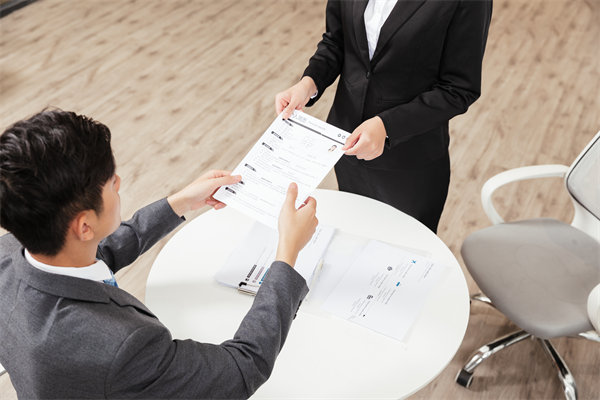 人力資源與業(yè)務(wù)戰(zhàn)略融合，推動(dòng)企業(yè)持續(xù)發(fā)展與創(chuàng)新