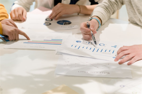 精心部署企業(yè)年度經(jīng)營(yíng)計(jì)劃，明確發(fā)展方向，提升效率