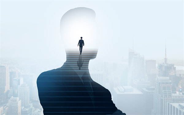 模擬經營，發(fā)現企業(yè)不足，制定適合企業(yè)的戰(zhàn)略規(guī)劃