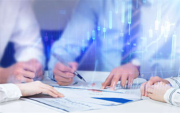 如何在快速變化的市場中精準定位企業(yè)戰(zhàn)略方向？