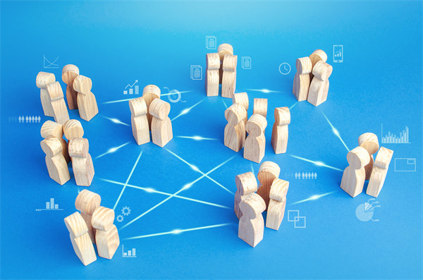 全球化運(yùn)營中，集團(tuán)管控面臨哪些新挑戰(zhàn)及應(yīng)對策略？