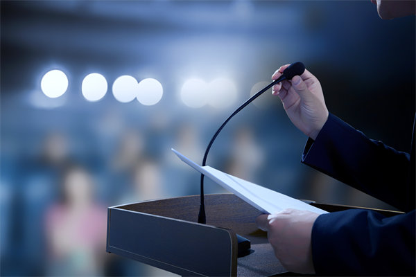 績(jī)效管理中，如何有效反饋以促進(jìn)員工持續(xù)改進(jìn)與成長(zhǎng)？