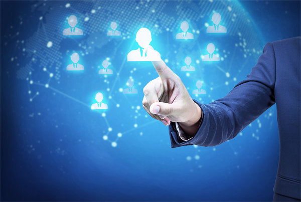 在戰(zhàn)略規(guī)劃實(shí)施中，如何確保資源有效配置與利用？