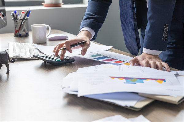 行業(yè)變革下，薪酬調(diào)整策略如何緊跟市場步伐？