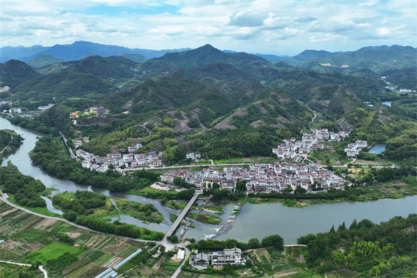 管理咨詢?nèi)绾沃愃行∑髽I(yè)突破發(fā)展瓶頸？