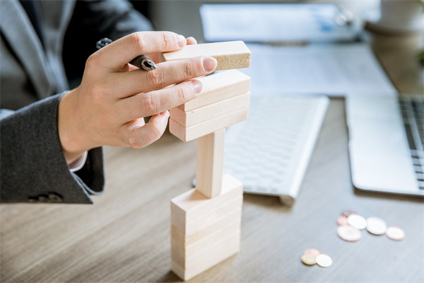 集團管控如何平衡創(chuàng)新與穩(wěn)定，推動可持續(xù)發(fā)展？