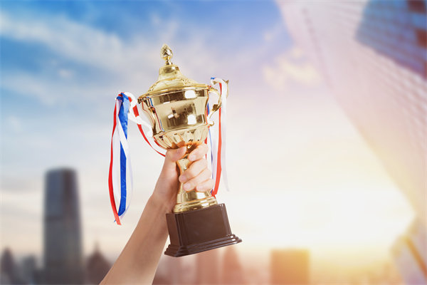 面對經(jīng)濟(jì)波動，企業(yè)應(yīng)該如何靈活調(diào)整薪酬策略？