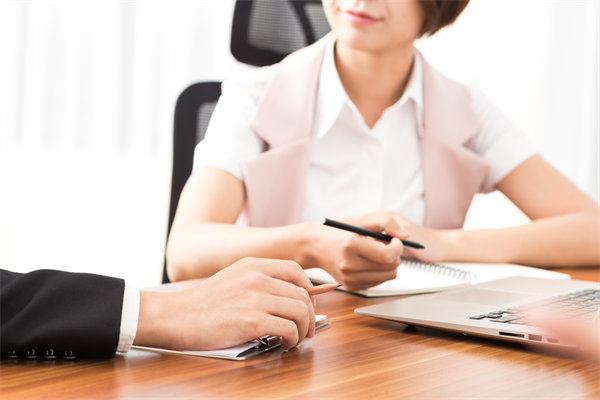 如何平衡員工工作與生活的界限，增強(qiáng)工作滿(mǎn)意度？