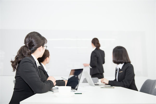 成本削減與效益增長，咨詢?nèi)绾握业阶罴哑胶恻c(diǎn)？