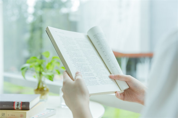 如何平衡個(gè)人績(jī)效與團(tuán)隊(duì)協(xié)作，構(gòu)建共贏績(jī)效文化？