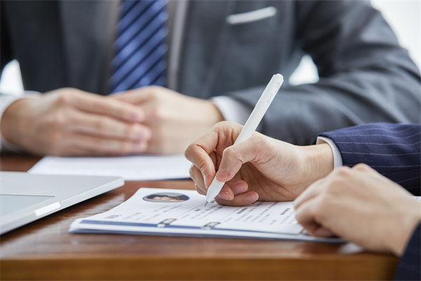 招聘新趨勢：企業(yè)如何精準(zhǔn)定位并吸引頂尖人才？