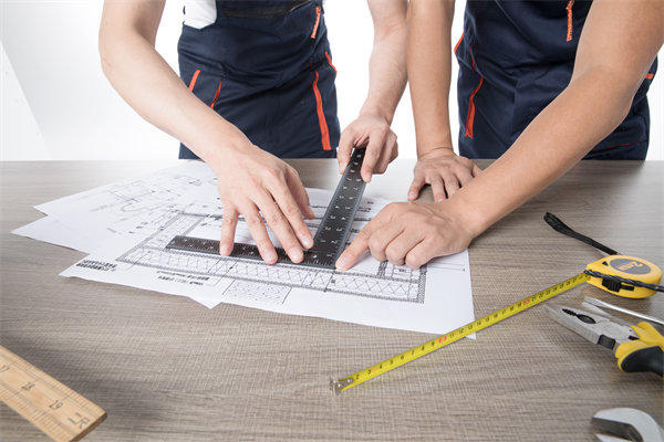 面對(duì)多品種小批量生產(chǎn)，精益生產(chǎn)如何靈活應(yīng)對(duì)挑戰(zhàn)？