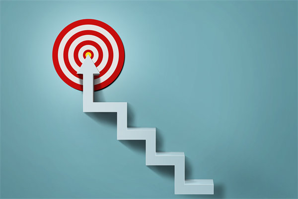 如何平衡員工個人績效與企業(yè)整體目標，實現(xiàn)雙贏？