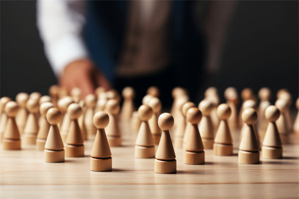 資源分配時(shí)，組織規(guī)劃如何平衡各部門需求與整體目標(biāo)？