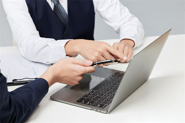 如何通過績(jī)效咨詢提升企業(yè)的整體運(yùn)營(yíng)效率？