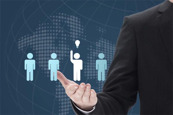 制定年度經(jīng)營計劃時，如何平衡創(chuàng)新與風(fēng)險？