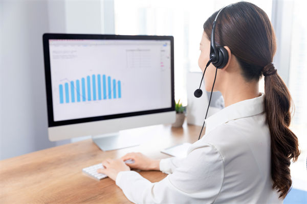 客戶為中心，管理咨詢?nèi)绾沃ζ髽I(yè)優(yōu)化服務(wù)體驗？