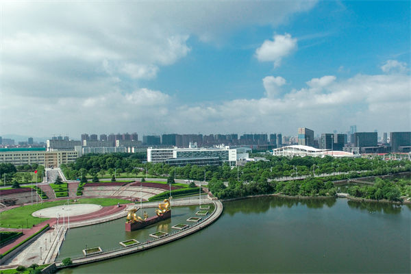 南昌戰(zhàn)略咨詢公司如何為企業(yè)定制長遠發(fā)展規(guī)劃？