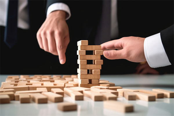 風(fēng)險管理與企業(yè)戰(zhàn)略制定：如何平衡機遇與威脅？