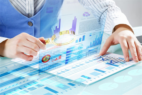 數(shù)據(jù)分析如何幫助組織規(guī)劃更精準地預(yù)測未來趨勢？