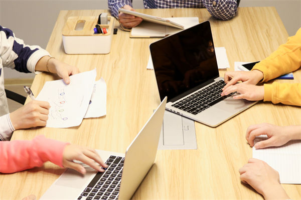 如何制定符合企業(yè)長期戰(zhàn)略目標的組織規(guī)劃方案？