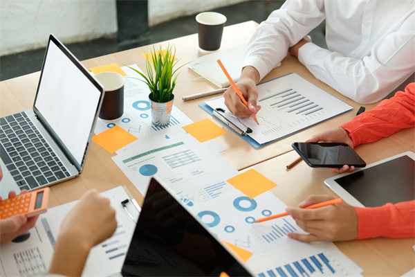 薪酬體系混亂員工怨聲載道，薪酬咨詢?nèi)绾螕軄y反正？