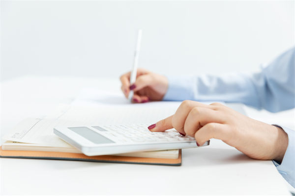 充電寶公司494名員工年入超百萬(wàn)，對(duì)企業(yè)預(yù)算的啟示