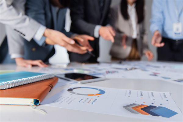 績效溝通形同虛設，績效咨詢?nèi)绾未罱ㄌ拐\交流橋梁？