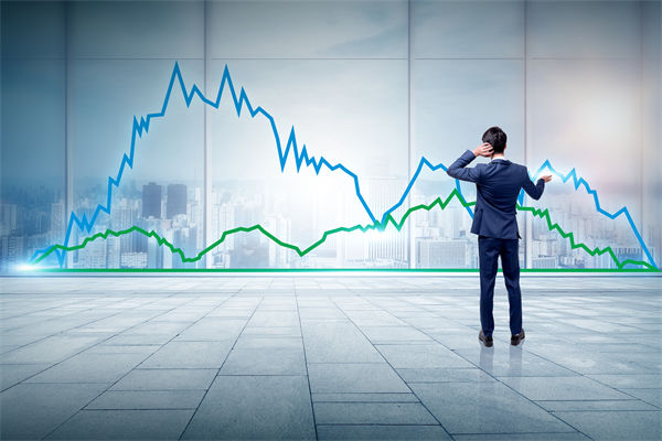 員工績(jī)效不佳，是應(yīng)該立即解雇還是給予改進(jìn)機(jī)會(huì)？