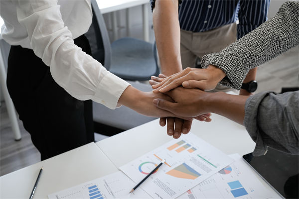 戰(zhàn)略管理怎樣融合多元文化，驅(qū)動(dòng)跨國(guó)業(yè)務(wù)的拓展？