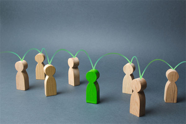 戰(zhàn)略執(zhí)行層層衰減，集團(tuán)管控如何確保目標(biāo)精準(zhǔn)落地？