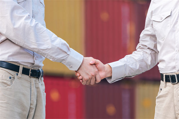 美線貨運訂艙就像“搶票”，制造業(yè)有什么看法？