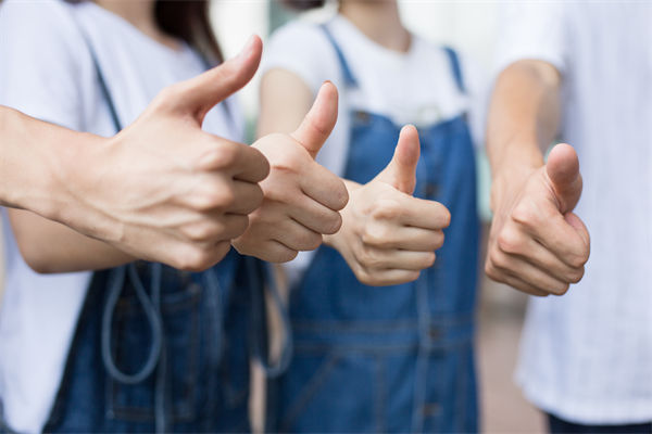 企業(yè)文化標(biāo)語掛滿墻，為何員工依然缺乏認(rèn)同感？