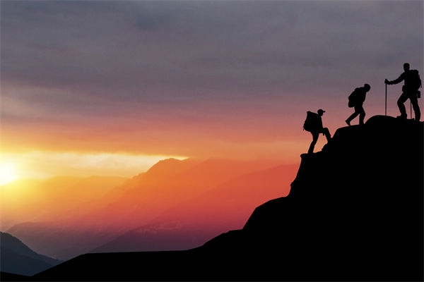 高層標(biāo)榜的文化理念，為何與基層執(zhí)行完全兩張皮？