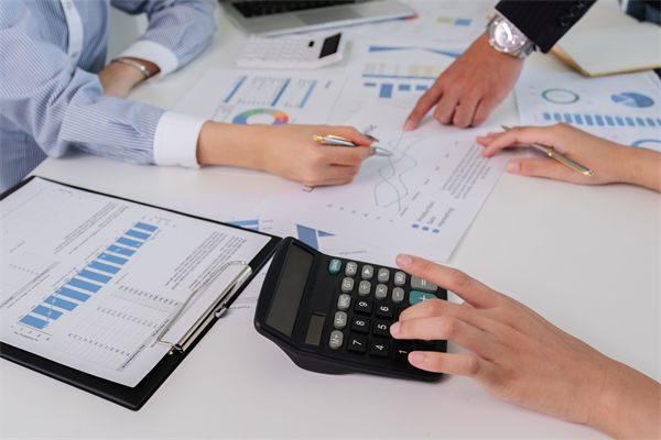 文化口號貼滿墻，企業(yè)文化如何真正走進員工心里？