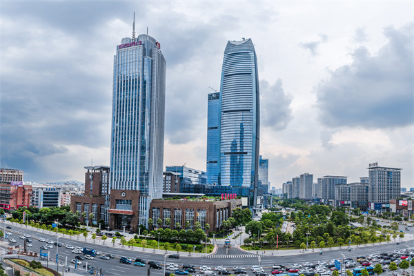 集團(tuán)子公司各自為戰(zhàn)內(nèi)耗嚴(yán)重，東莞集團(tuán)管控咨詢公司能協(xié)助解決嗎？